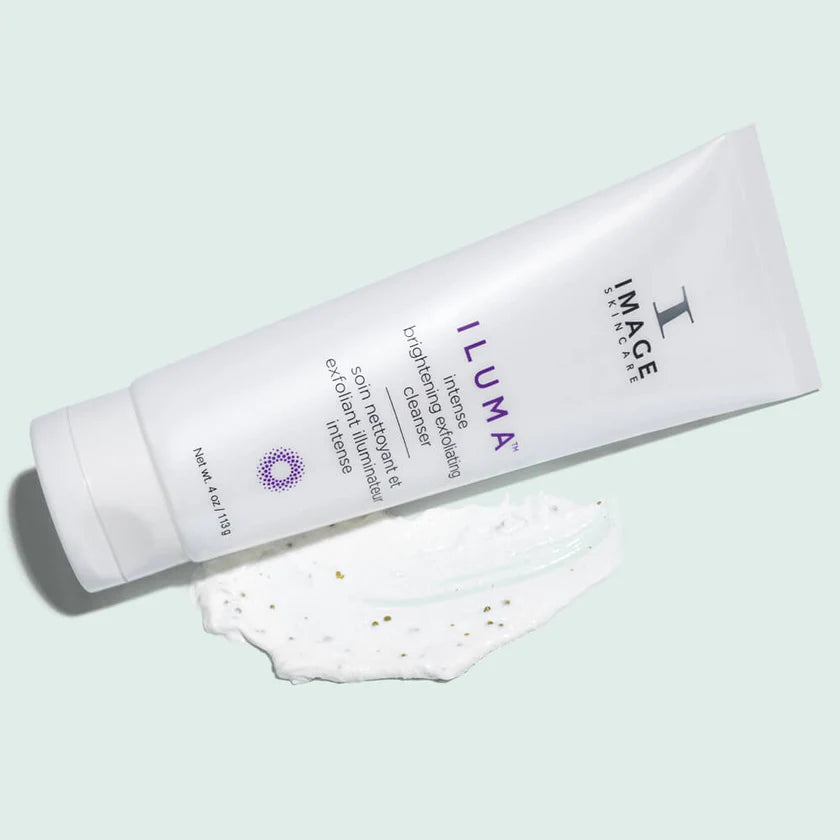 ILUMA Soin Nettoyant & Exfoliant Illuminateur Intense 113g