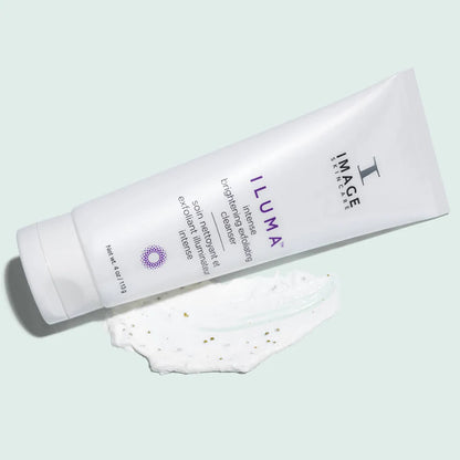 ILUMA Soin Nettoyant & Exfoliant Illuminateur Intense 113g