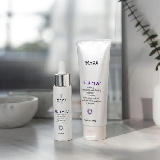 ILUMA Soin Nettoyant & Exfoliant Illuminateur Intense 113g